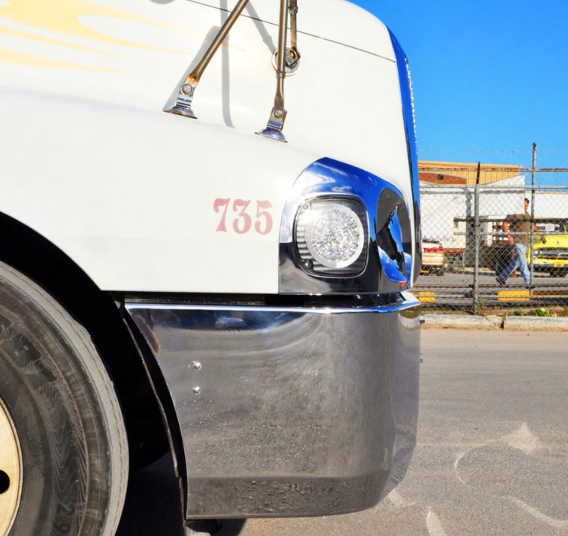 18" Chrome Bumper (FL Century 1996-2004) W/ Aero, Mounting Bolt & Large Center Tow Holes